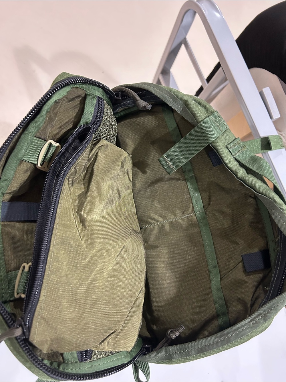 Kifaru- Tactical Olive Green Waist Pack Sling Bag - Men's Outdoor Carry - Picture 3 of 4